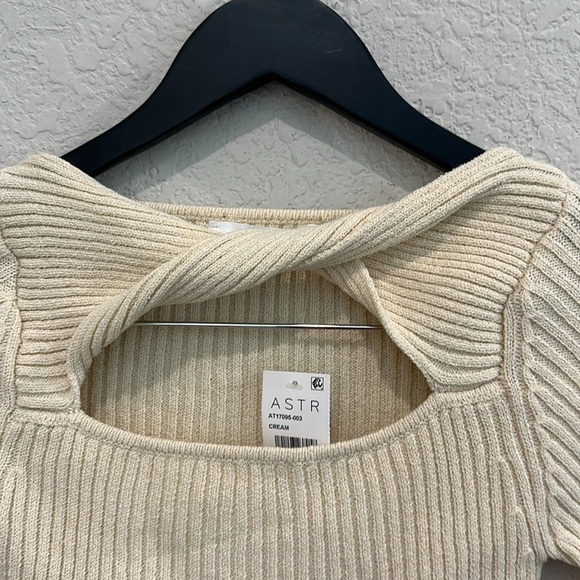 Astr cross neck sweater size XS nwt - Picture 3 of 7